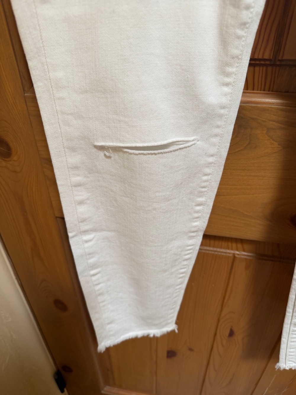NWT! Current/Elliott White Skinny Jeans with Subtle Knee Slits - Picture 5 of 11